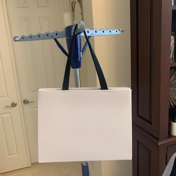 NWOT Valentino Garavani White/Black Leather Magnetic Handbag - Picture 3 of 8